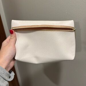 ⭐️ 2/$5 Small Ulta Makeup Bag